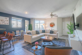 Serene 3BD - Gym, W-D, Parking - Sleeps 8